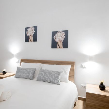 Hotel La Pigna Bari Esterno foto
