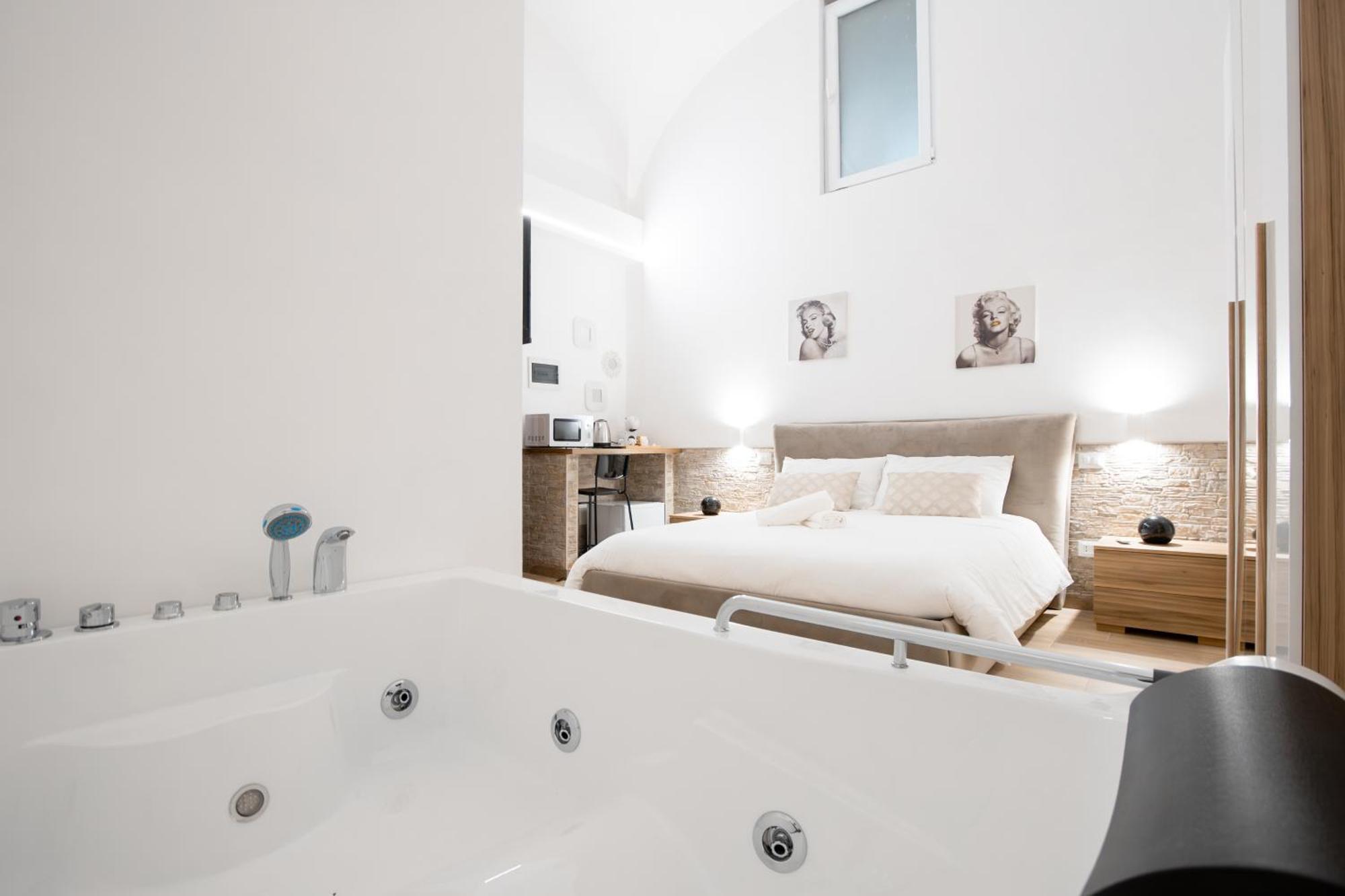 Hotel La Pigna Bari Esterno foto