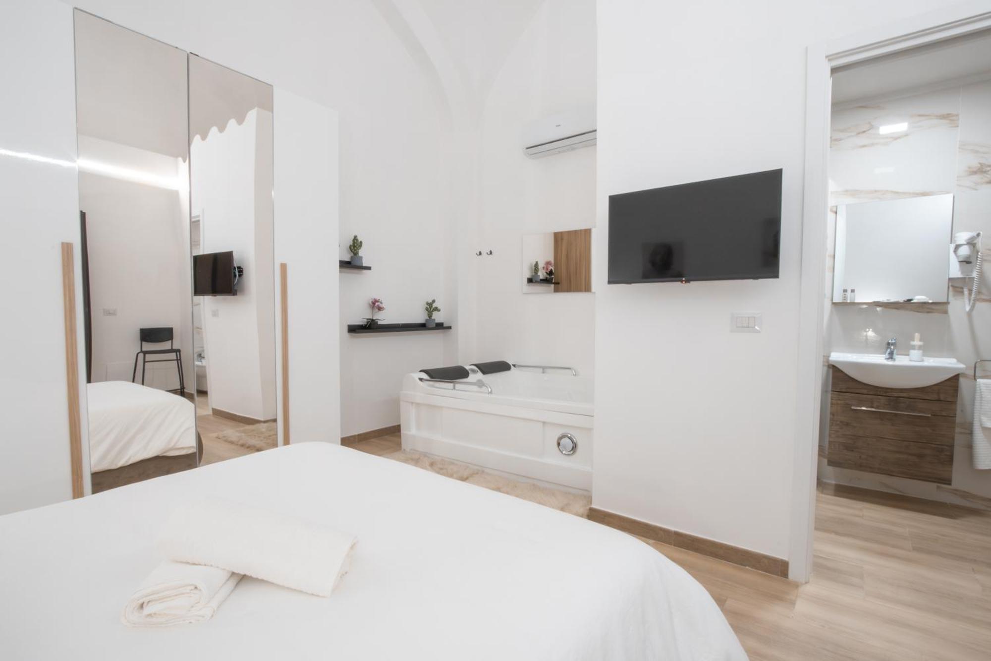 Hotel La Pigna Bari Esterno foto