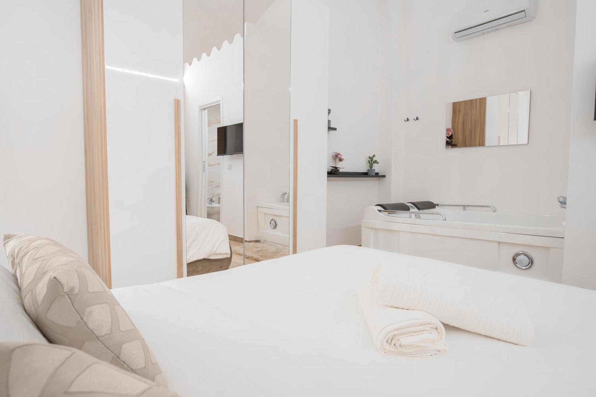 Hotel La Pigna Bari Esterno foto
