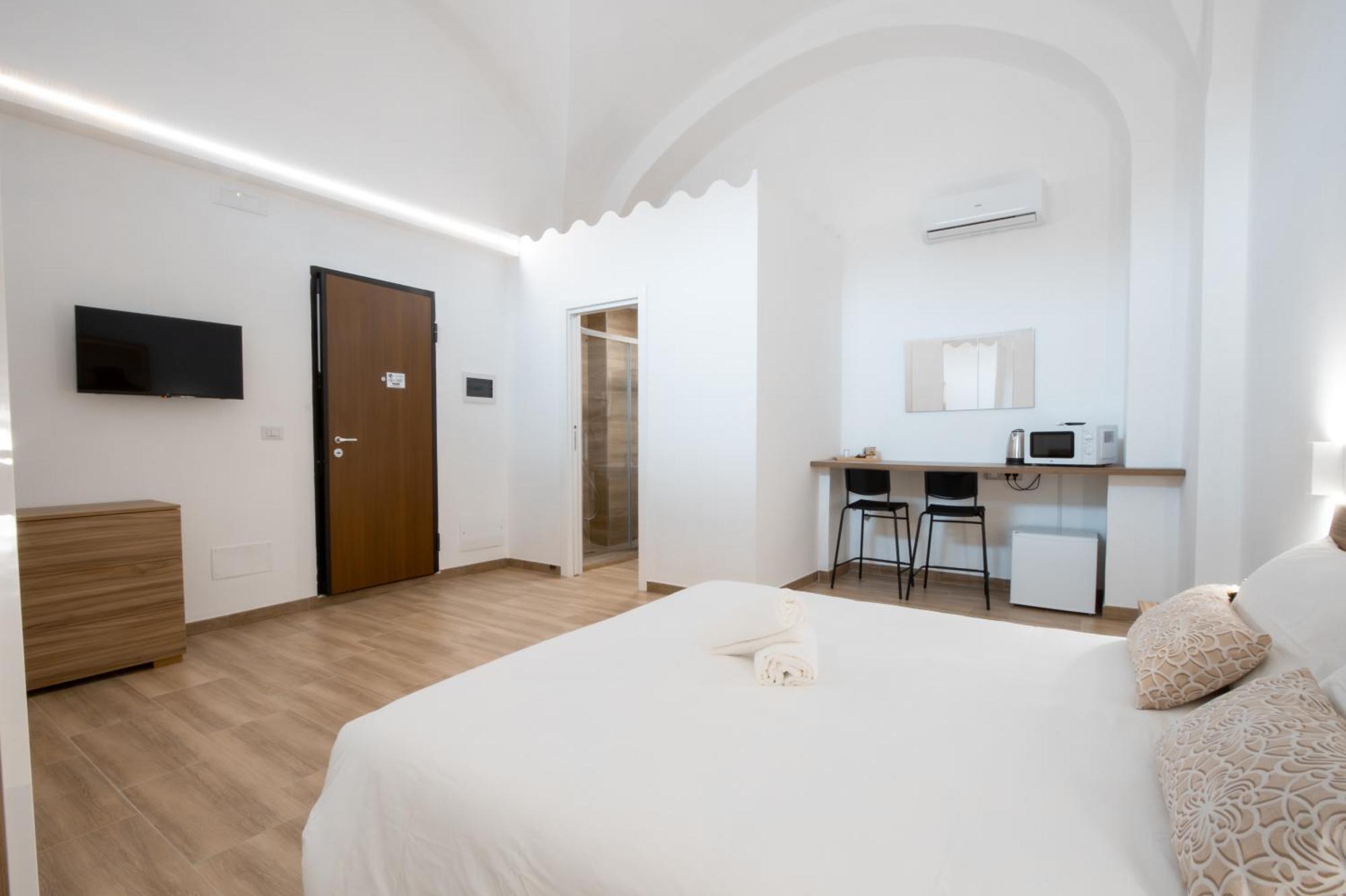 Hotel La Pigna Bari Esterno foto